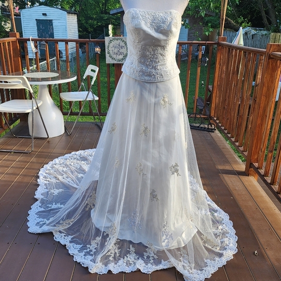 EXCLUSIVE BRIDALS by A.C.E. Ivory Lace Strapples Mesh Wedding Dress Fits S - Picture 3 of 15